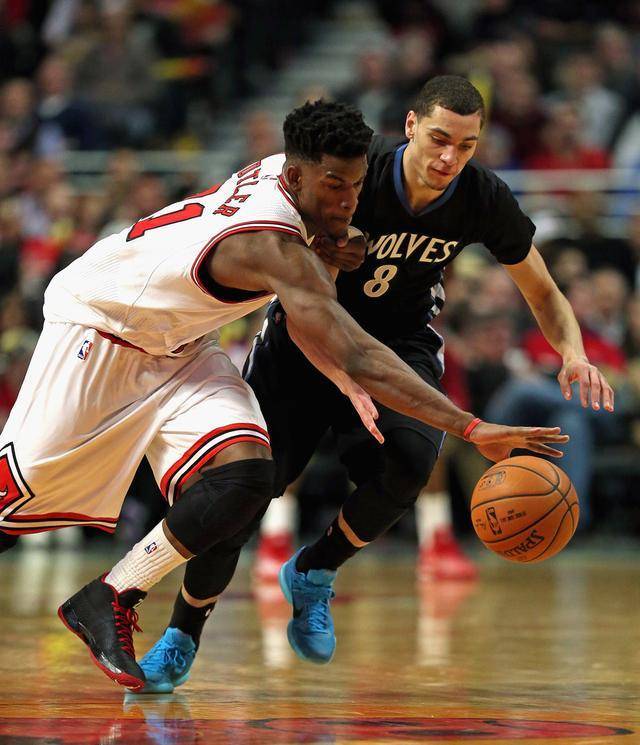 中扮演了重 中扮演了重